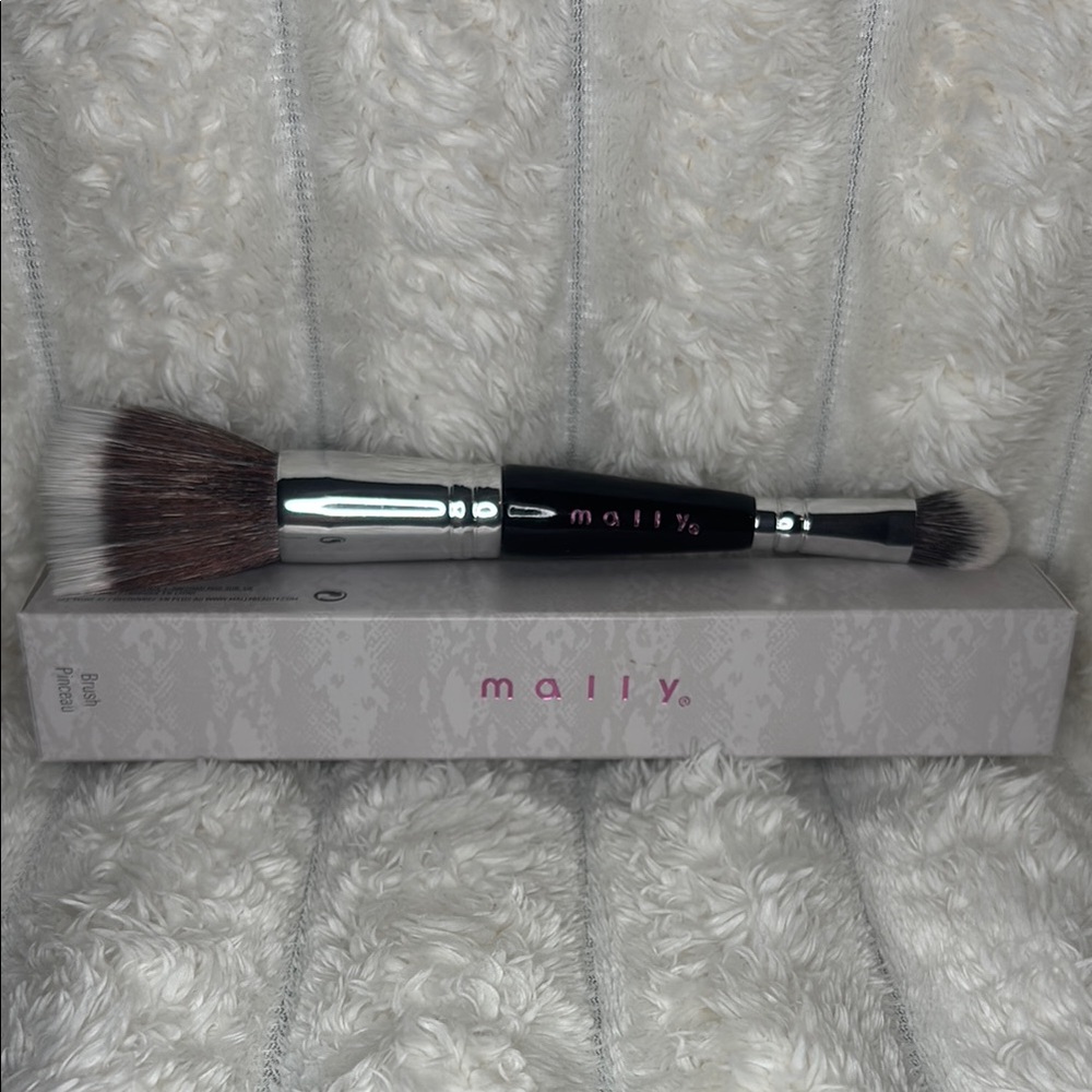 Mally Beauty Dual-Ended Brush - Black and Silver